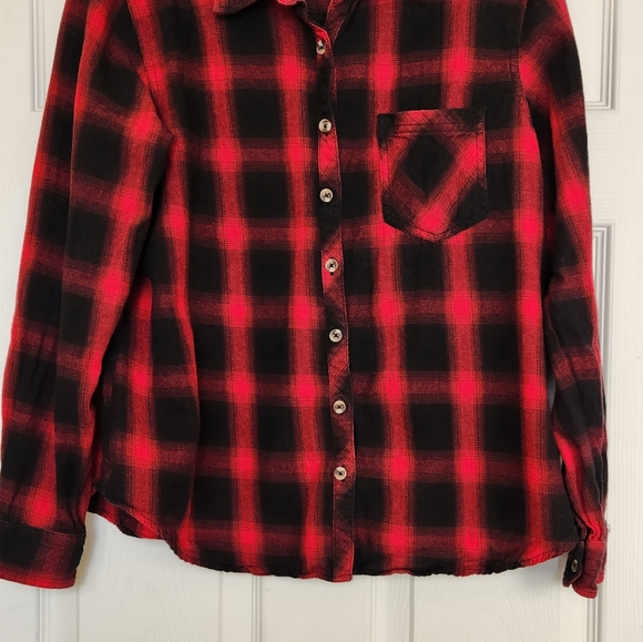 EUC Maurices Plaid Button Down - Picture 2 of 8